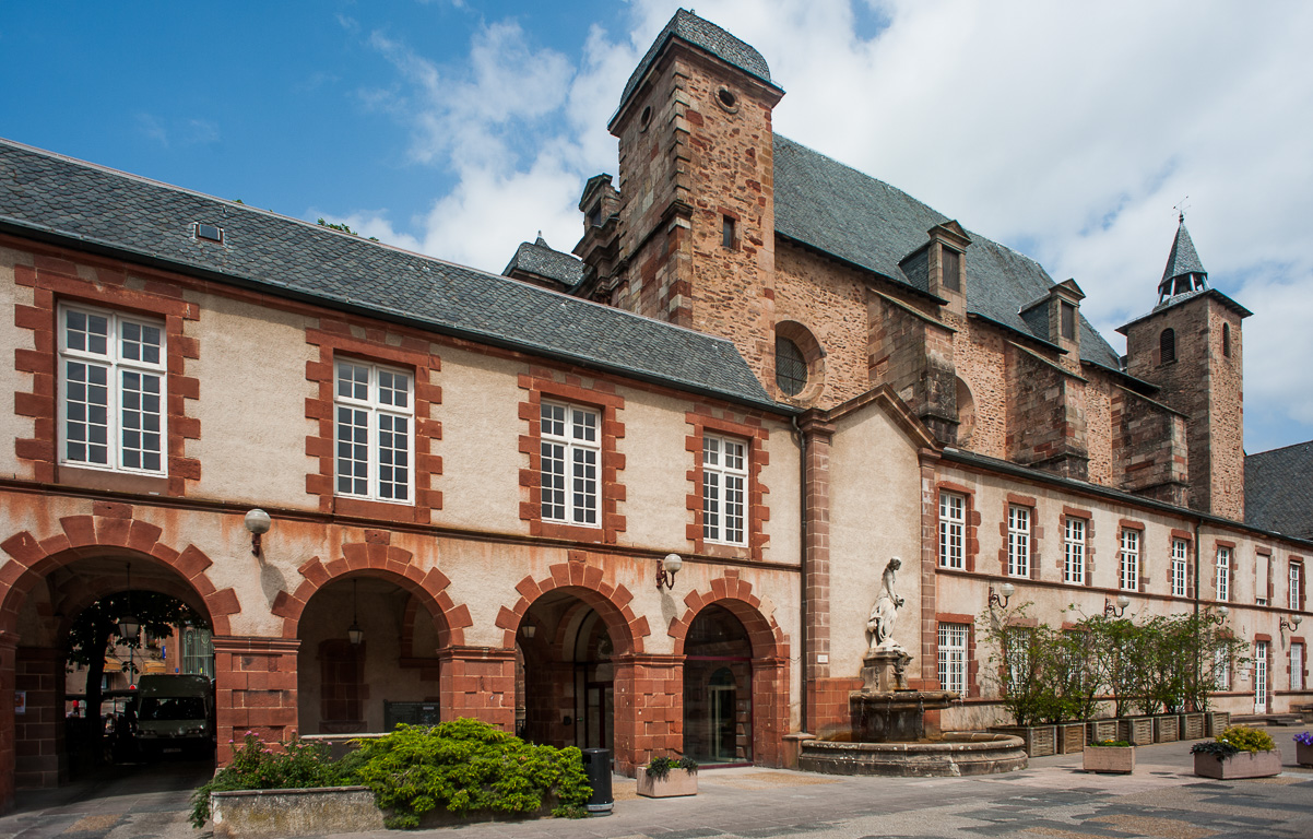 chapelle des Jésuites du XVIIe siècle, place Foch.