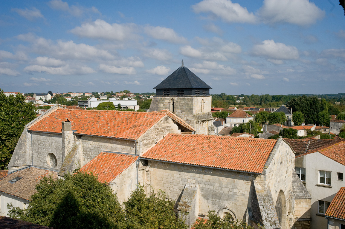 17100 Saintes. Abbaye aux Dames. Vue de la ville, du haut du clocher.