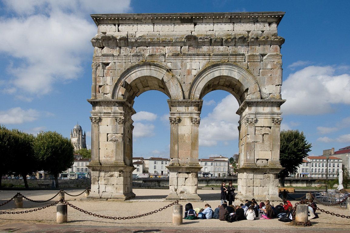 17100 Saintes. Arc de Germanicus.