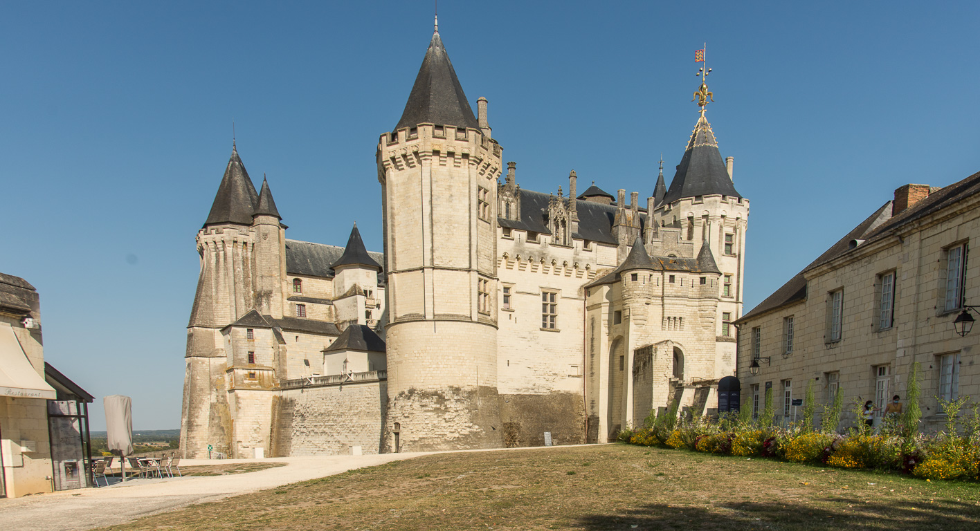 Saumur, Château-Musée de Saumur - vue depuis la caserne Feuquières