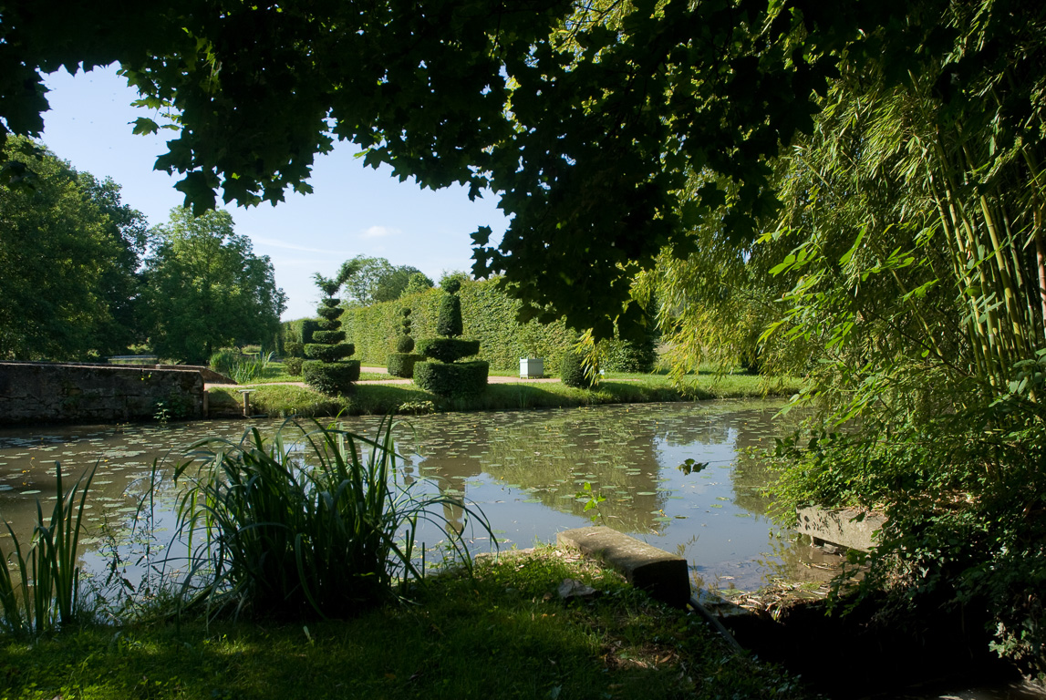 18200 Ainay-Le-Vieil chateau depuis 1427