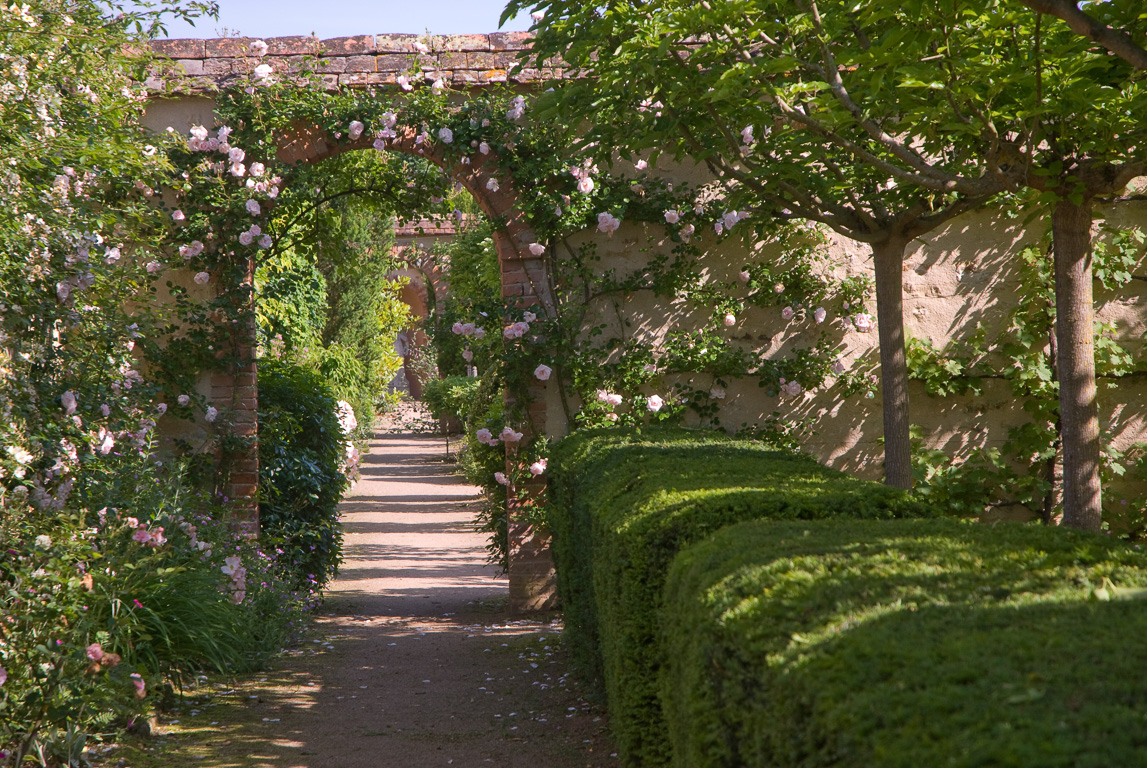 18200 Ainay le Vieil Château la Chartreuse