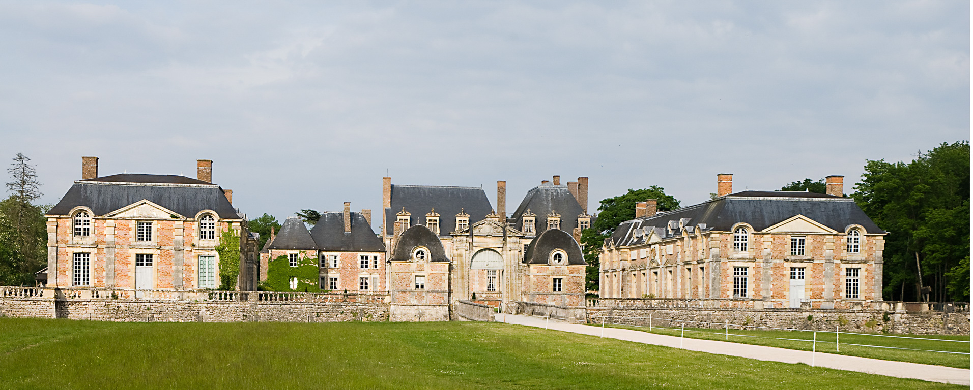45240 La-Ferté-Saint-Aubin Château