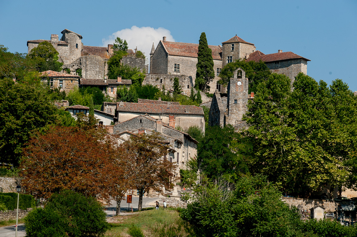 Bruniquel. On attribue à la reine mérovingienne Brunehaut ou Brunehilde (vers l’an 600), la fondation du village et d’un premier château.