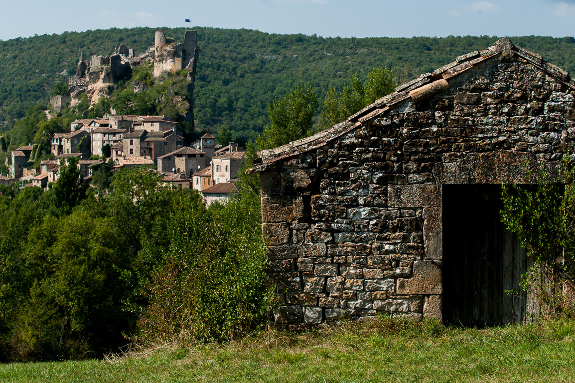 Penne. Le Château de Penne, forteresse inexpugnable qui fut démantelée en 1586, retrouve vie grace à la passion d'un architecte du patrimoine, Alex Letellier.