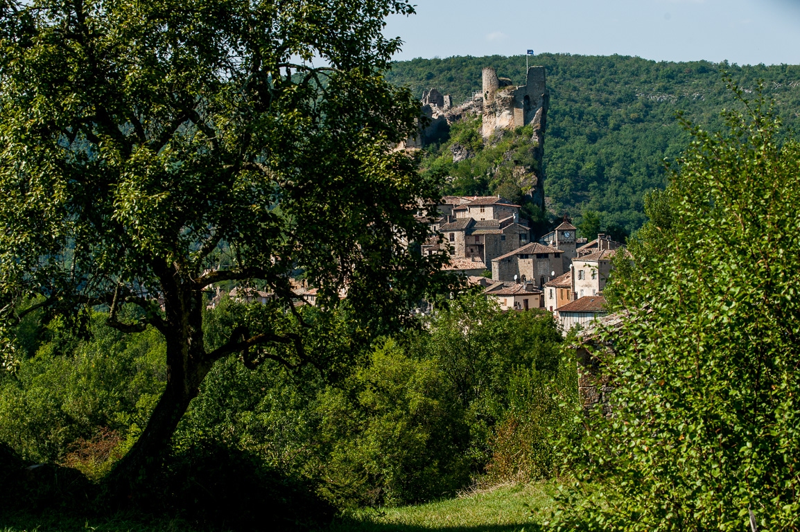 Penne. Le Château de Penne, forteresse inexpugnable qui fut démantelée en 1586, retrouve vie grace à la passion d'un architecte du patrimoine, Alex Letellier.