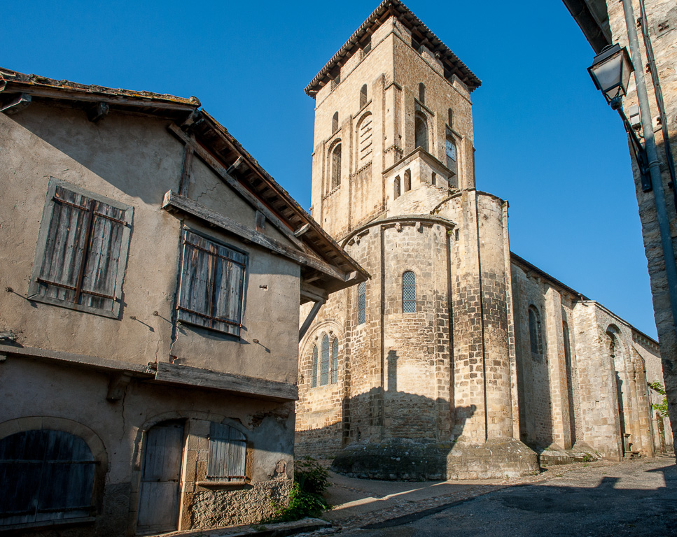 Varen. L'église Saint-Pierr.