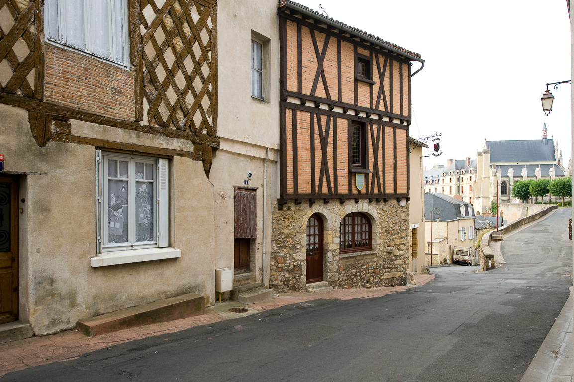 Thouars, maison à colombages rue du Château.