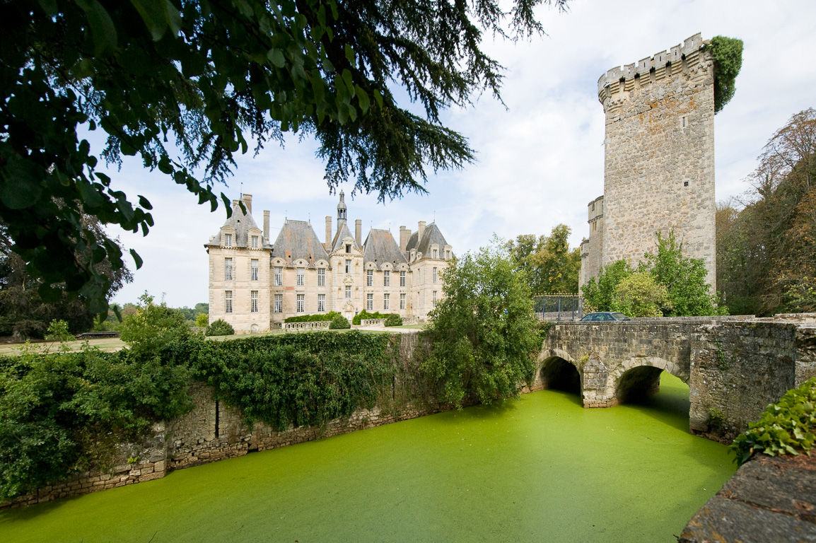 Saint-Loup sur Thouet. Château du 17ème siècle.