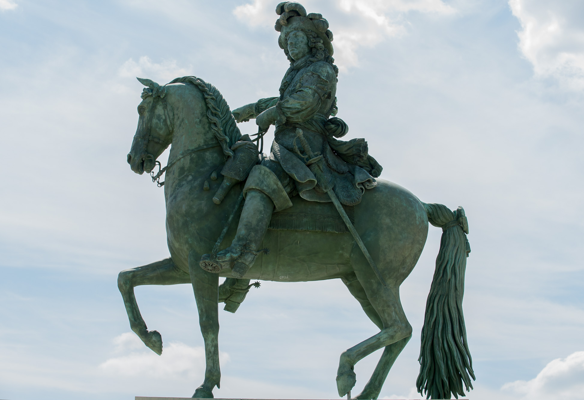 Statue équestre de Louis XIV place d'Armes.