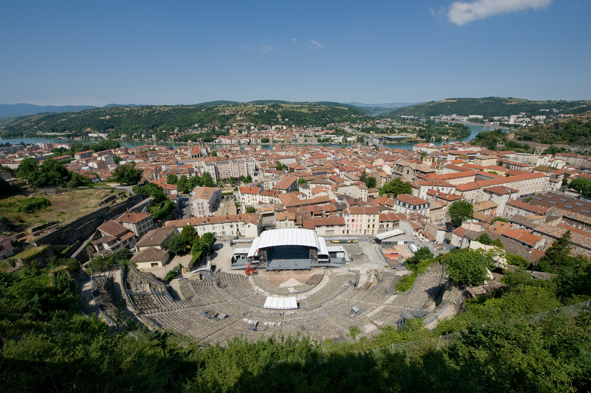 Le théâtre antique romain.