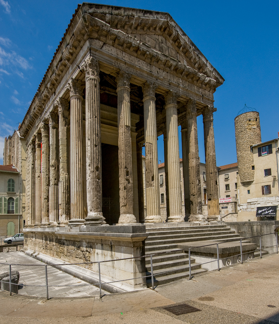 Temple d'Auguste et Live.