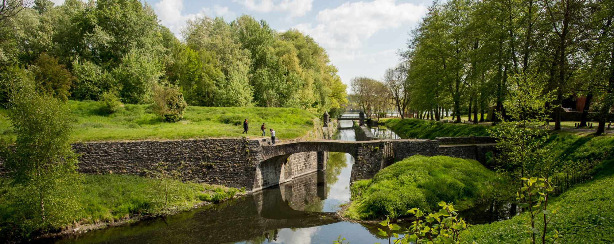 Ecluses canal Chabaud Latour