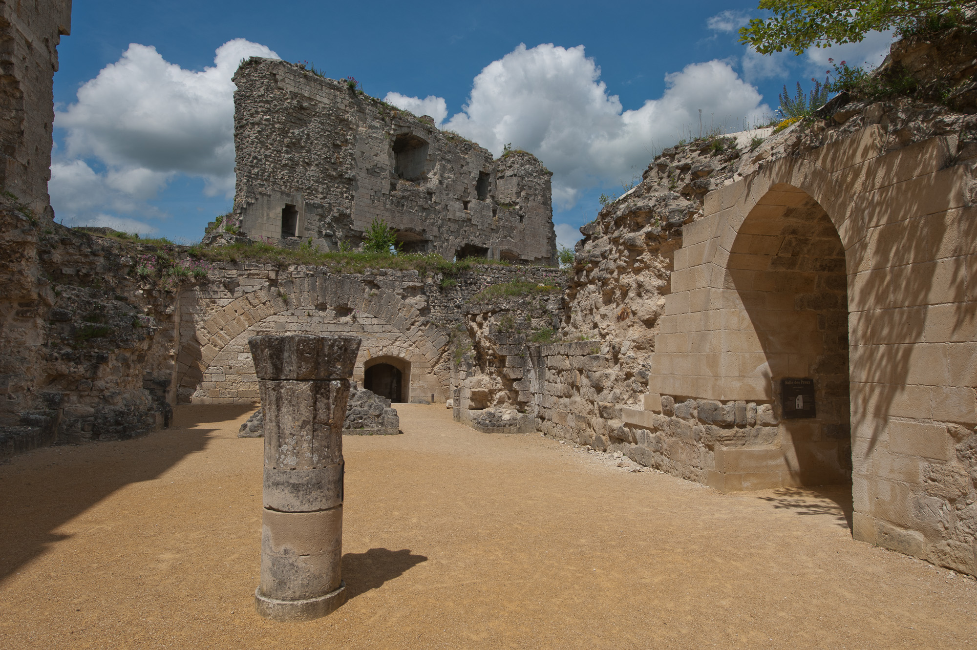 Vestiges du Château-Fort (XIII ème siècle). La salle des Preux.