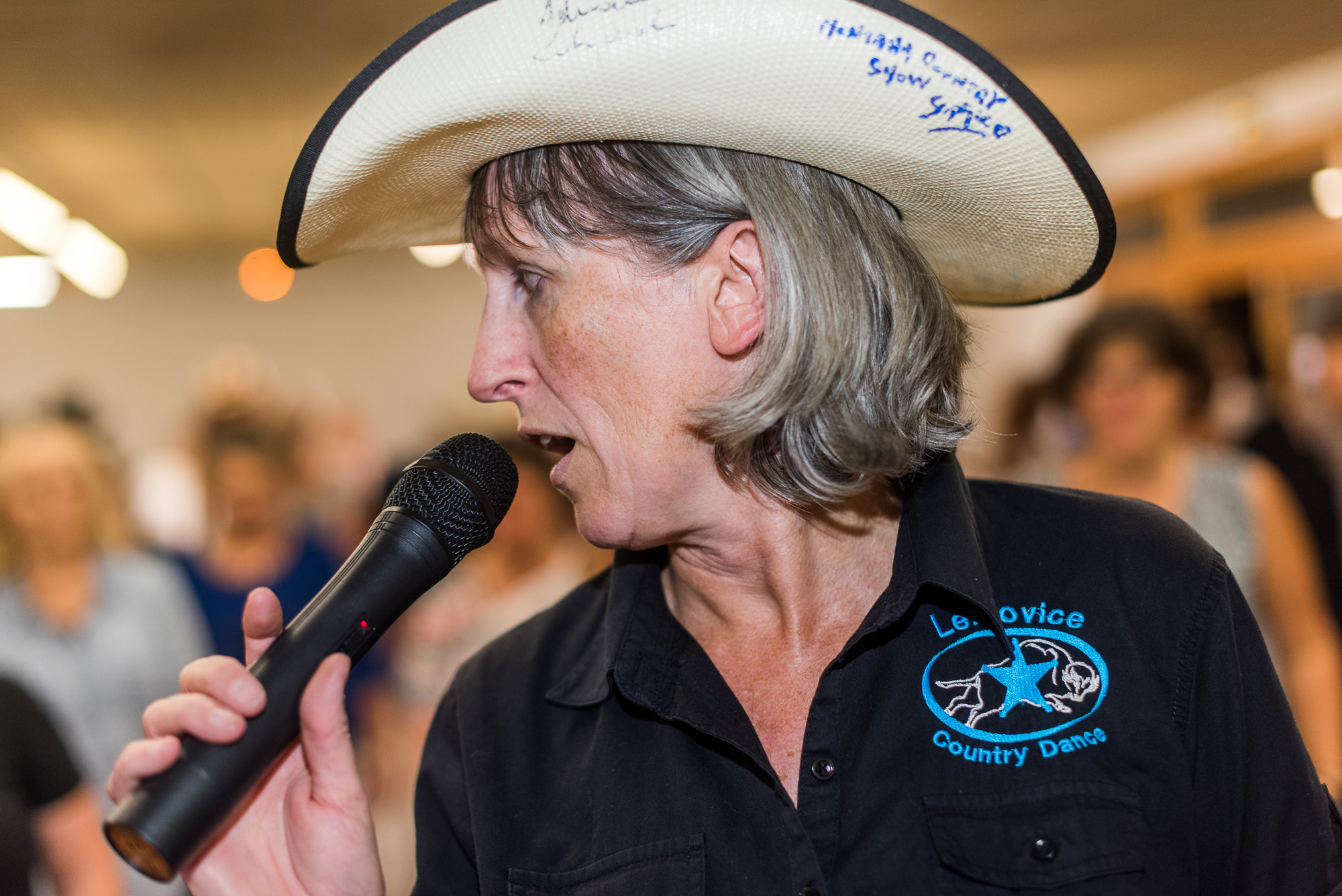 Plusieurs associations se sont retrouvées à Champnétery (Haute-Vienne) pour s'adonner' à leur sport favori ; le square dance.