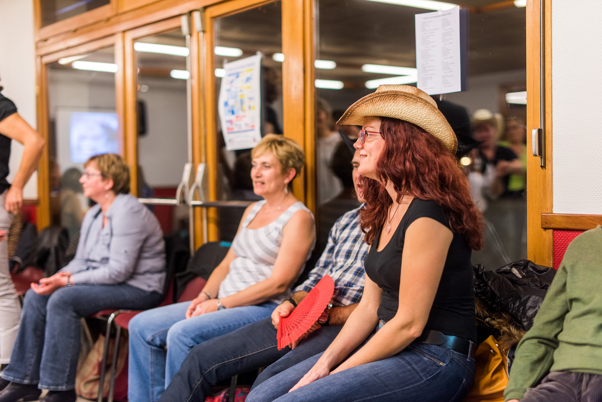 Plusieurs associations se sont retrouvées à Champnétery (Haute-Vienne) pour s'adonner' à leur sport favori ; le square dance.